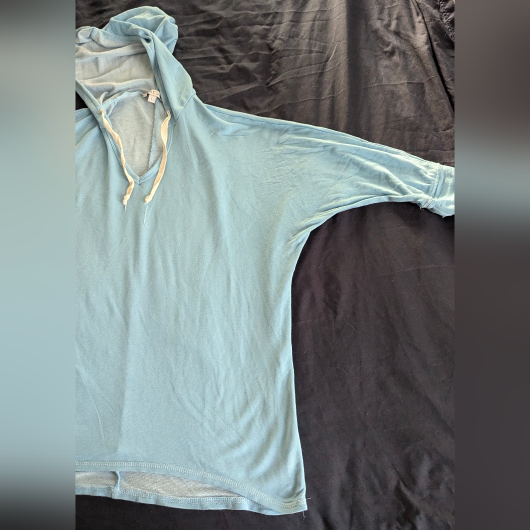 Moa Moa Hooded Shirt